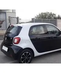 SMART forfour Passion 1.0 Benz. 2015 - Km 38195 SMART forfour Passion 1.0 Benz. 2015 - Km 38195
