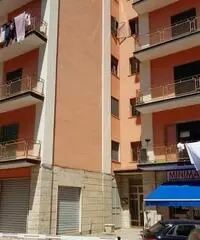 Luminoso 130mq in Piazza Crispi Luminoso 130mq in Piazza Crispi