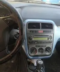 FIAT Grande Punto - 2006 FIAT Grande Punto - 2006