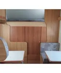 Nissan camper 6 posti, 130.000 km - 1999 Nissan camper 6 posti, 130.000 km - 1999