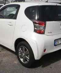 Toyota iQ 1.0 Benzina Cambio Automatico Roma
