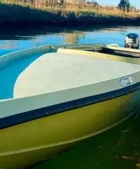 Cofano SPAZIO 5 con EVINRUDE E-TEC 25hp Cofano SPAZIO 5 con EVINRUDE E-TEC 25hp