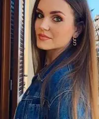 Cameriera, babysitter, hostess, segreteria Cameriera, babysitter, hostess, segreteria