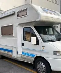 Camper mansardato Elnagh King 671 Camper mansardato Elnagh King 671