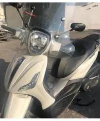 Beverly 350 Sport Touring Abs/Asr Beverly 350 Sport Touring Abs/Asr