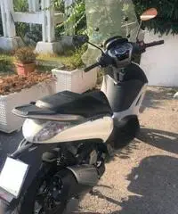 Beverly 350 Sport Touring Abs/Asr Beverly 350 Sport Touring Abs/Asr