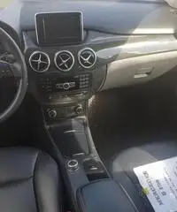 MERCEDES Classe B (T246/242) - 2014 MERCEDES Classe B (T246/242) - 2014
