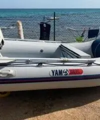 Gommone Yamaha 340 S + Motore Jhonson 15 hp 2 temp Gommone Yamaha 340 S + Motore Jhonson 15 hp 2 temp