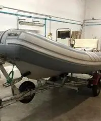 Gommone motore carrello Gommone motore carrello