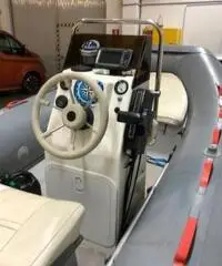Gommone motore carrello Gommone motore carrello