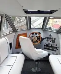 Imbarcazione hi-speed