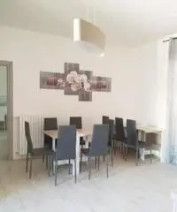 Ampio appartamento ristrutturato centrale Ampio appartamento ristrutturato centrale