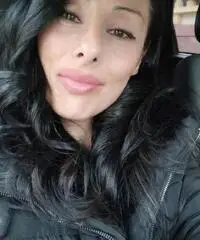 Esperta impiegata segretaria cassiera Esperta impiegata segretaria cassiera