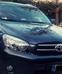 TOYOTA RAV4 2.2-D4D-4x4 TOYOTA RAV4 2.2-D4D-4x4