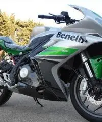 Benelli 302 R ABS R - NUOVA Benelli 302 R ABS R - NUOVA