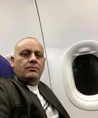 Sono un uomo semplice e amorevole che cerca il vero amore