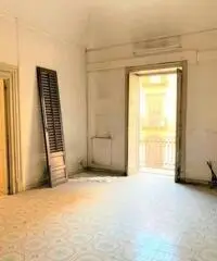 Politeama via amari 10 vani posto auto