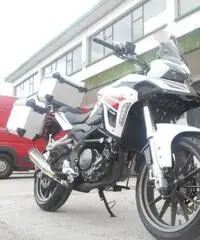 Benelli TRK 251 ABS - NUOVO Benelli TRK 251 ABS - NUOVO