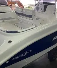 Barca Orizzonti Syros 19 con motore Suzuki 40 ARI Barca Orizzonti Syros 19 con motore Suzuki 40 ARI