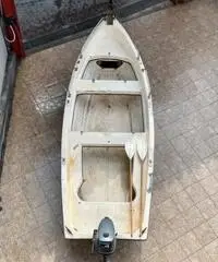 Lancia 4 metri con Yamaha 4 CV Lancia 4 metri con Yamaha 4 CV