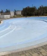 Pulizia piscine pubbliche e private Pulizia piscine pubbliche e private