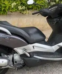 Yamaha x-max 125