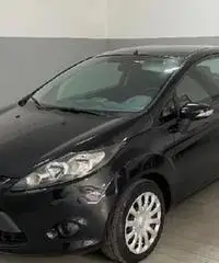 Ford fiesta 2011 1.4 tdci 70 cv x neopatentati Ford fiesta 2011 1.4 tdci 70 cv x neopatentati