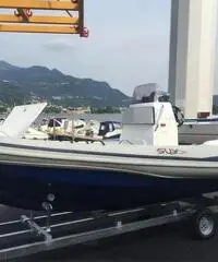 Gommone Velociraptor con Suzuki DF 40 Ari nuovo Gommone Velociraptor con Suzuki DF 40 Ari nuovo