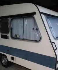Roulotte Adria  Confort 400 Roulotte Adria  Confort 400