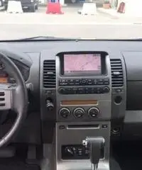 Nissan navara 2.5 dci 174cv con gancio traino