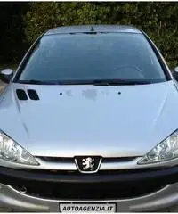 PEUGEOT 206 1.4 HDi 3p. XT PEUGEOT 206 1.4 HDi 3p. XT