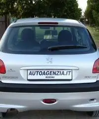 PEUGEOT 206 1.4 HDi 3p. XT PEUGEOT 206 1.4 HDi 3p. XT