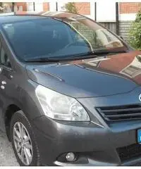 TOYOTA Verso 2.0 D 126cv 7 POSTI + GANCIO TRAINO TOYOTA Verso 2.0 D 126cv 7 POSTI + GANCIO TRAINO