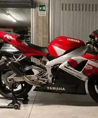 Yamaha r1 Yamaha r1