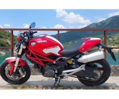 Ducati Monster 696 Plus