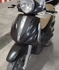 Piaggio Beverly 400 - 2009 Piaggio Beverly 400 - 2009
