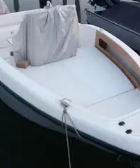 Barca a motore Barca a motore
