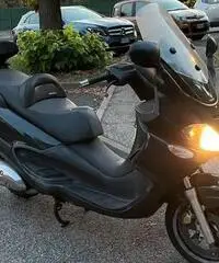 Scouter Piaggio X9 500