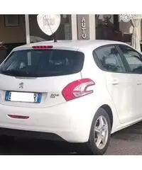 PEUGEOT 208 1.6 hdi - 2013 PEUGEOT 208 1.6 hdi - 2013