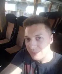Ragazzo italiano.... automunito, per servizi vari Ragazzo italiano.... automunito, per servizi vari