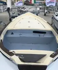 Gozzo ingenito pari al nuovo vetroresina 4,30mt Gozzo ingenito pari al nuovo vetroresina 4,30mt