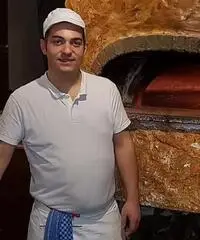 Pizzaiolo Napoletano 33 anni con esperienza Pizzaiolo Napoletano 33 anni con esperienza