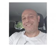 Uomo italiano 49 anni automunito