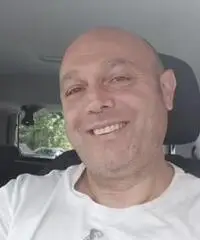 Uomo italiano 49 anni automunito