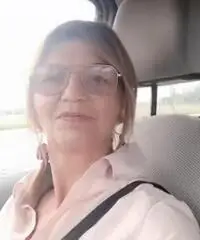 Cameriera ai piani lava piatti Cameriera ai piani lava piatti