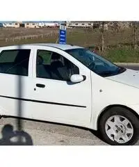 FIAT Punto 1.3 M-JET Dynamic FIAT Punto 1.3 M-JET Dynamic
