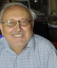 Ex insegnante solo da 25 anni cerca una moglie ! Ex insegnante solo da 25 anni cerca una moglie !