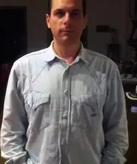Ass.clienti,commesso,consulente, italiano serio Ass.clienti,commesso,consulente, italiano serio