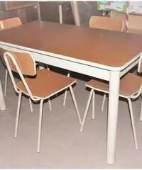 Tavolo Vintage con 4 sedie - Lombardia Tavolo Vintage con 4 sedie - Lombardia