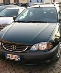 TOYOTA Avensis familiare - 2002